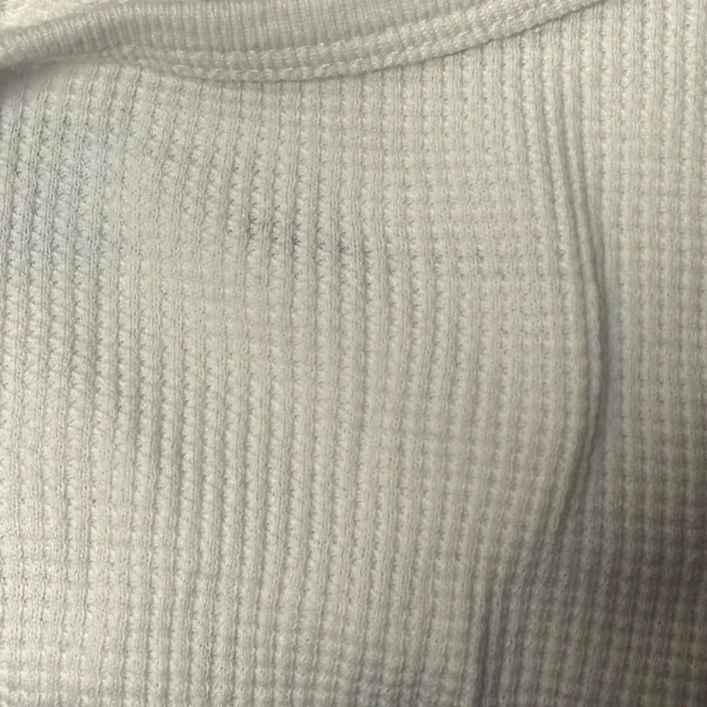 Brandy Melville White Crop Top - Picture 4 of 4